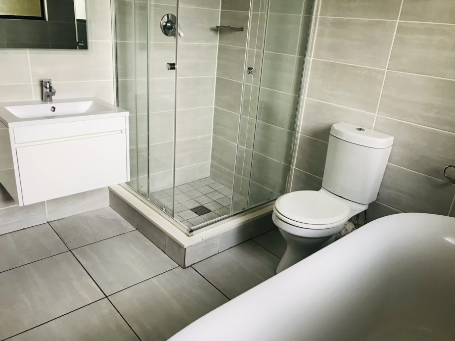 To Let 3 Bedroom Property for Rent in Waterfall Country Estate Gauteng