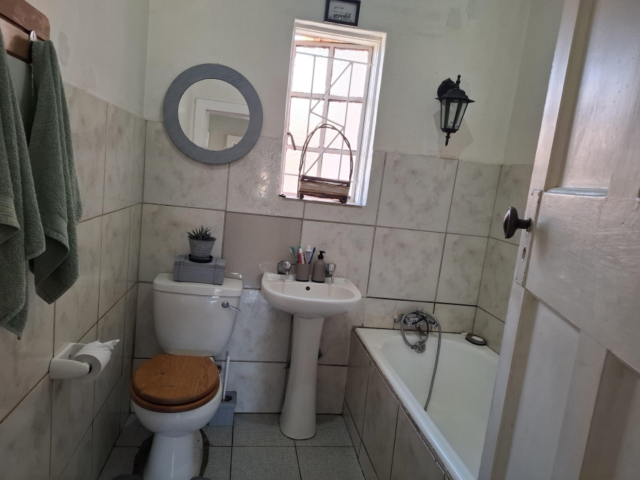 3 Bedroom Property for Sale in East Geduld Gauteng