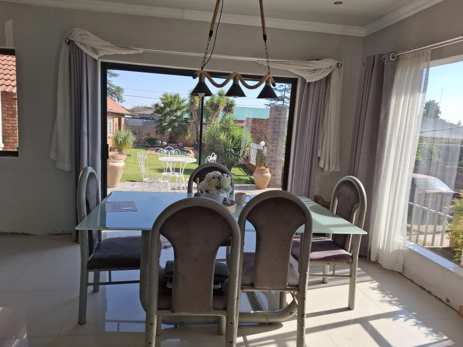 3 Bedroom Property for Sale in East Geduld Gauteng