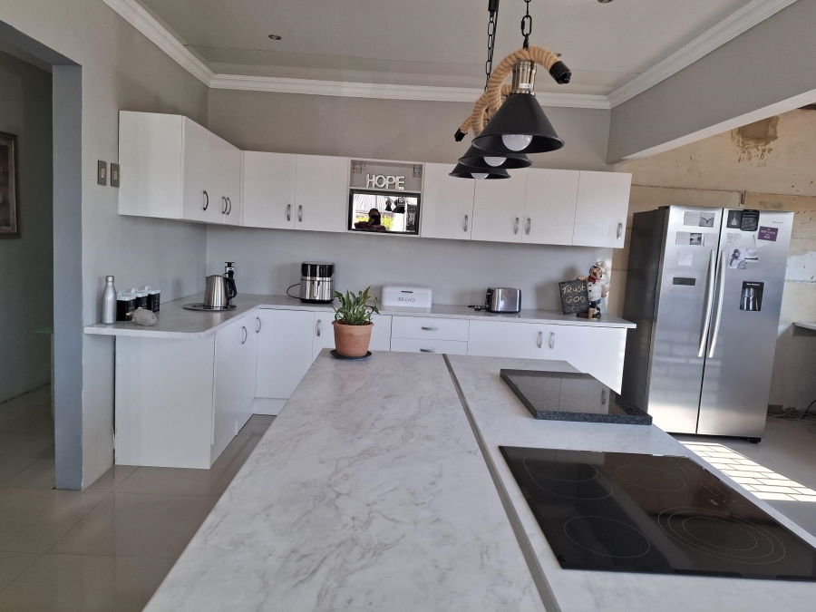 3 Bedroom Property for Sale in East Geduld Gauteng