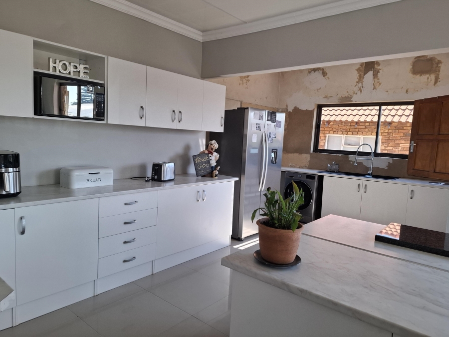 3 Bedroom Property for Sale in East Geduld Gauteng