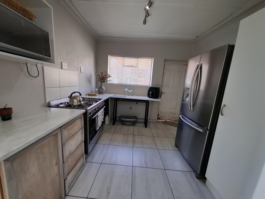 3 Bedroom Property for Sale in East Geduld Gauteng