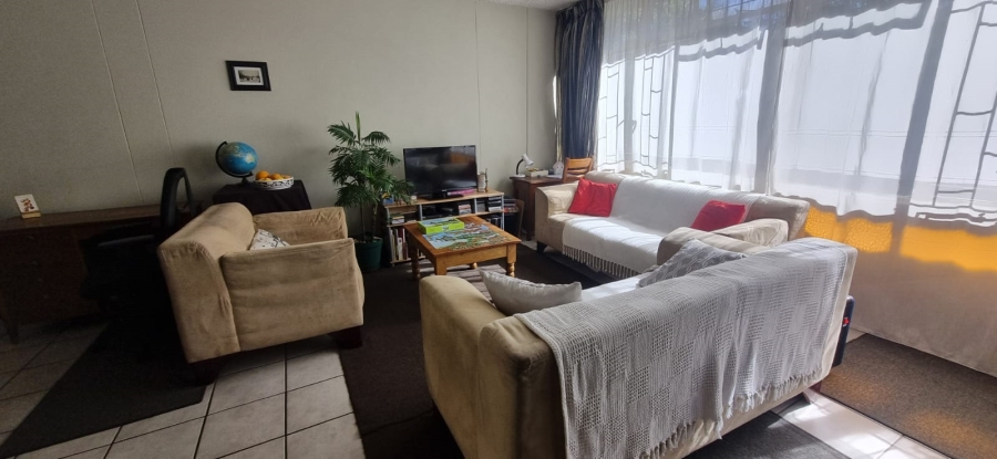 2 Bedroom Property for Sale in Queenswood Gauteng