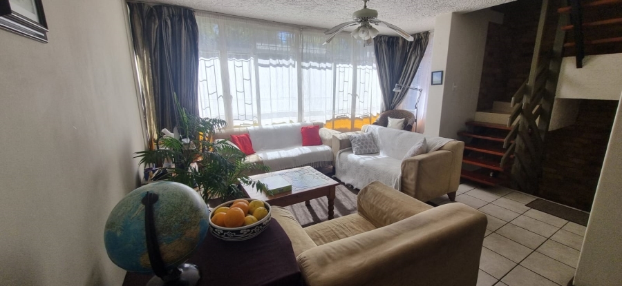 2 Bedroom Property for Sale in Queenswood Gauteng