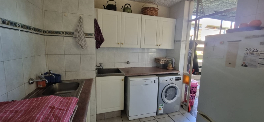 2 Bedroom Property for Sale in Queenswood Gauteng