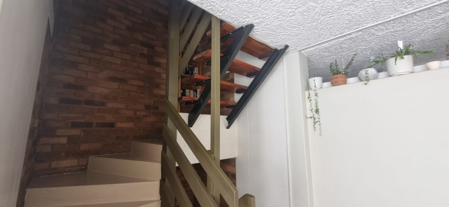 2 Bedroom Property for Sale in Queenswood Gauteng
