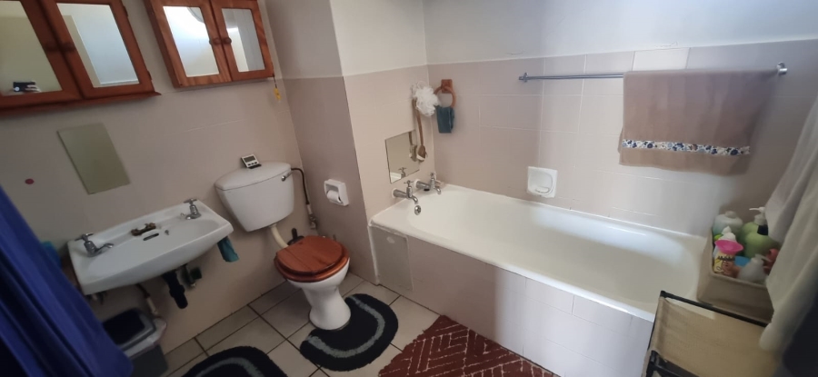 2 Bedroom Property for Sale in Queenswood Gauteng