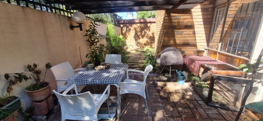 2 Bedroom Property for Sale in Queenswood Gauteng