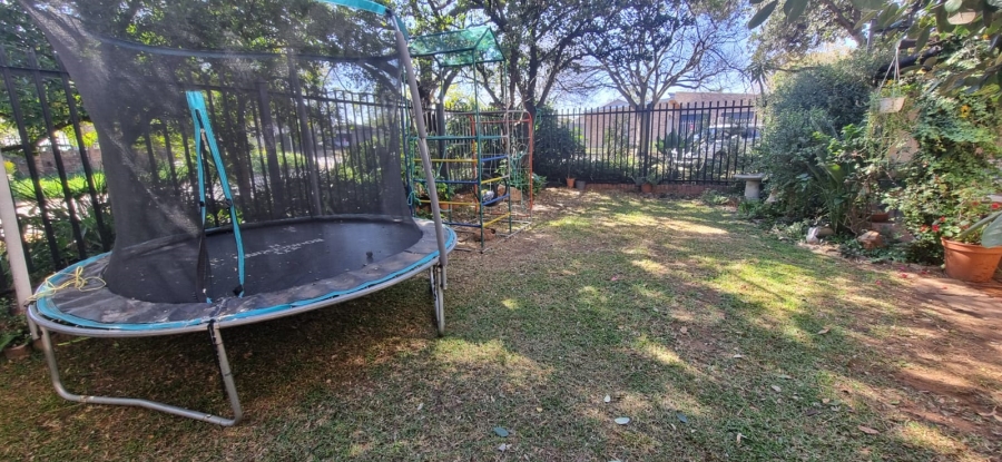 2 Bedroom Property for Sale in Queenswood Gauteng