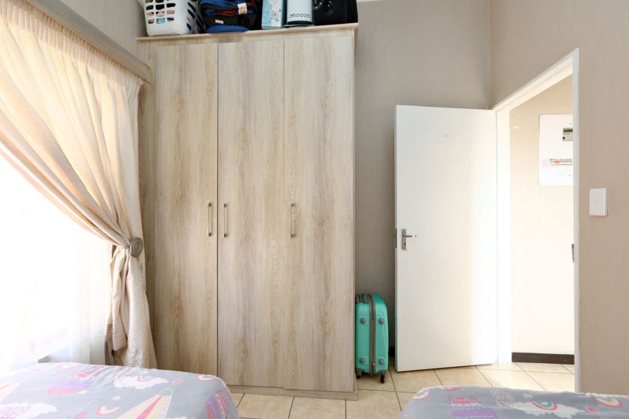 2 Bedroom Property for Sale in Wilgeheuwel Gauteng
