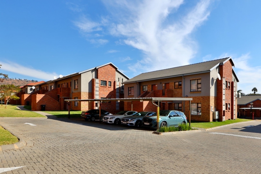 2 Bedroom Property for Sale in Wilgeheuwel Gauteng