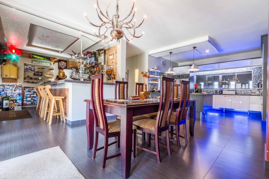 5 Bedroom Property for Sale in Silver Lakes Gauteng