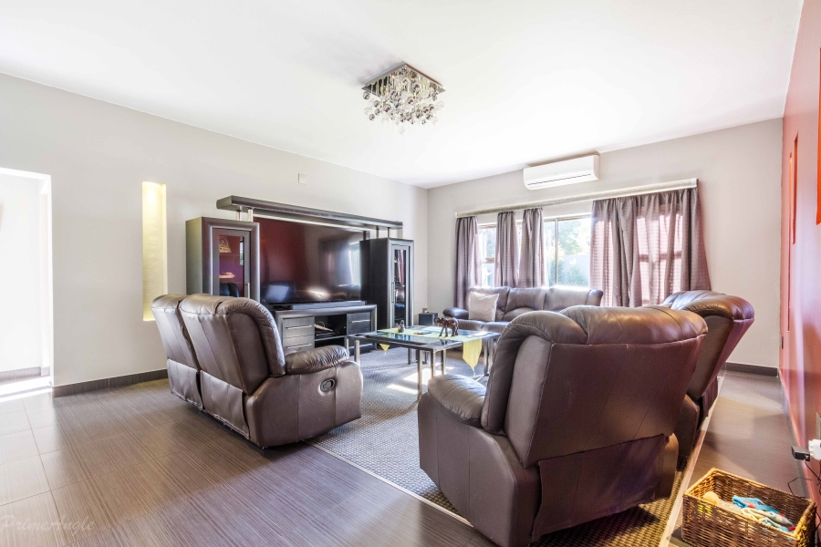 5 Bedroom Property for Sale in Silver Lakes Gauteng