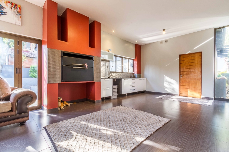 5 Bedroom Property for Sale in Silver Lakes Gauteng