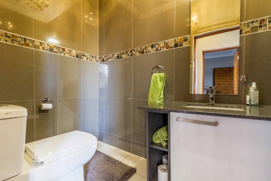 5 Bedroom Property for Sale in Silver Lakes Gauteng