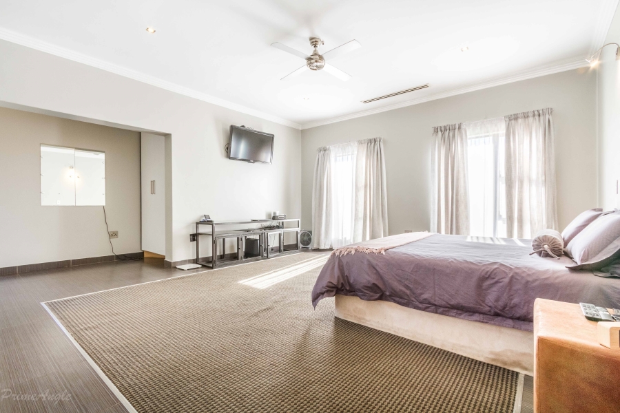 5 Bedroom Property for Sale in Silver Lakes Gauteng
