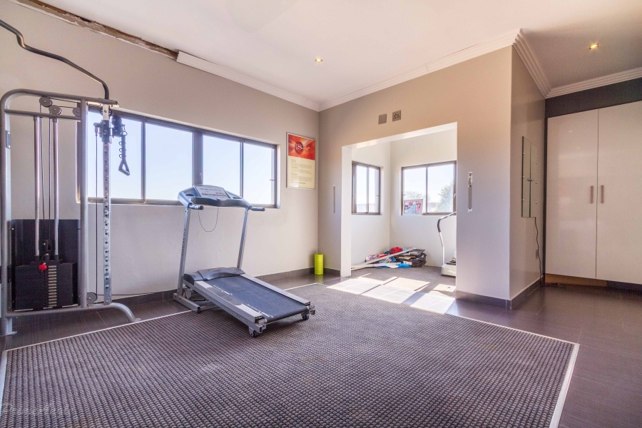 5 Bedroom Property for Sale in Silver Lakes Gauteng