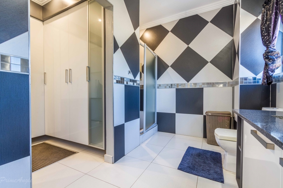 5 Bedroom Property for Sale in Silver Lakes Gauteng