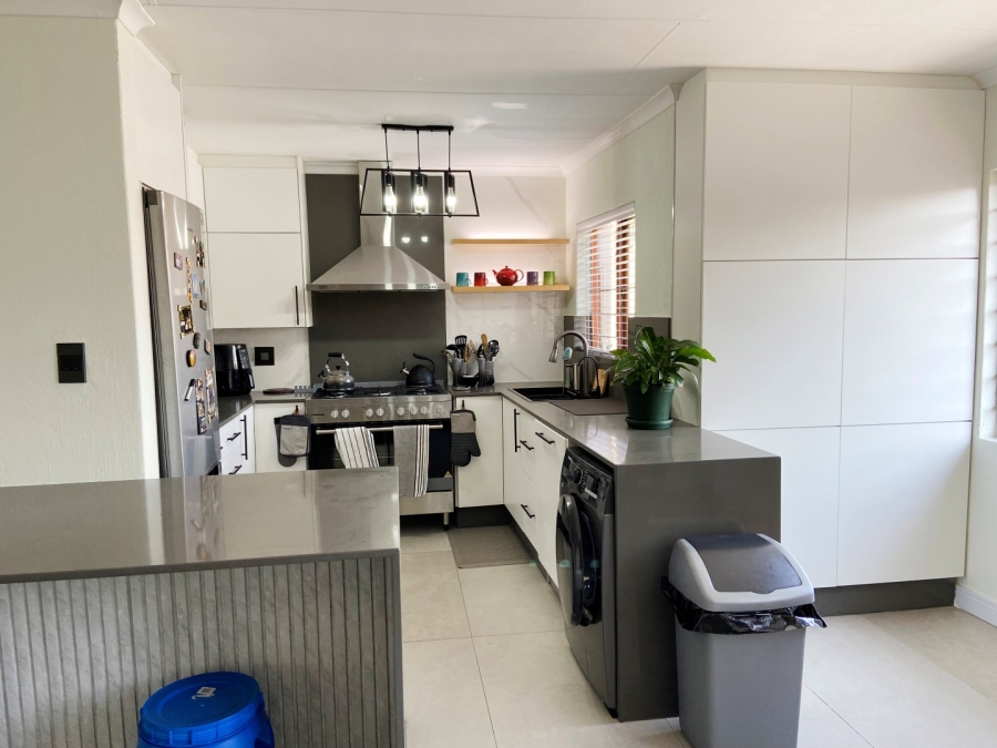 To Let 2 Bedroom Property for Rent in Victory Park Gauteng
