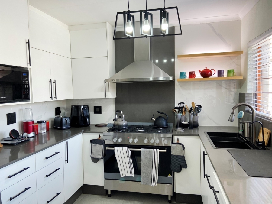 To Let 2 Bedroom Property for Rent in Victory Park Gauteng