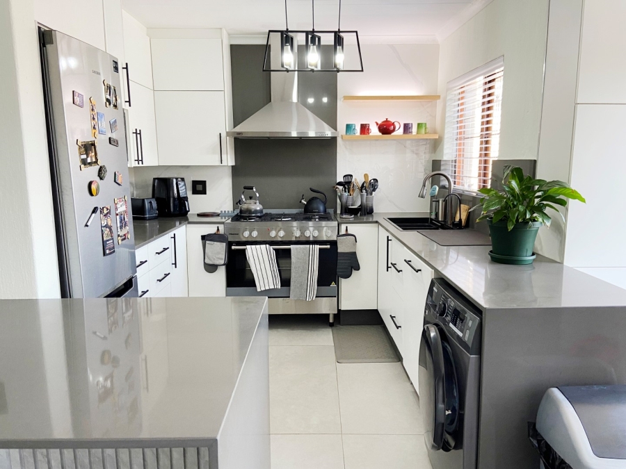 To Let 2 Bedroom Property for Rent in Victory Park Gauteng