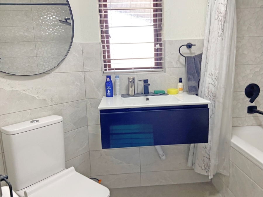 To Let 2 Bedroom Property for Rent in Victory Park Gauteng