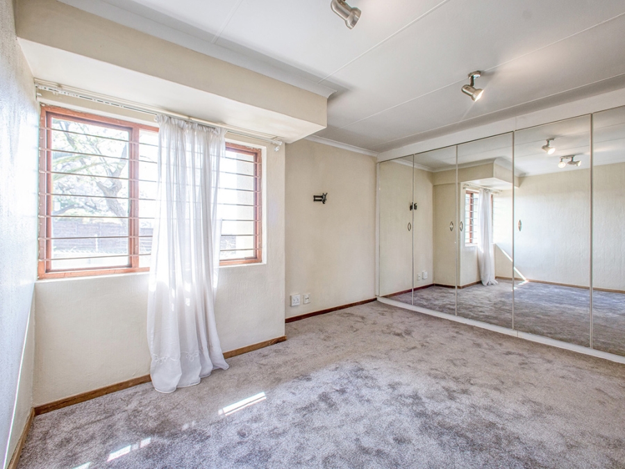To Let 2 Bedroom Property for Rent in Victory Park Gauteng