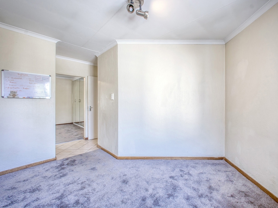 To Let 2 Bedroom Property for Rent in Victory Park Gauteng