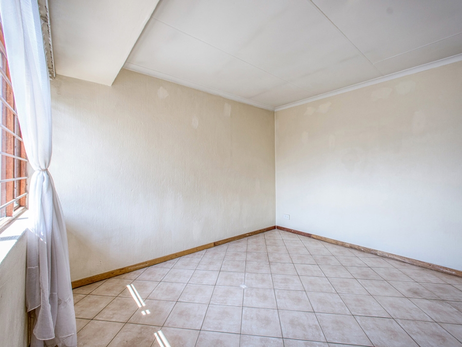 To Let 2 Bedroom Property for Rent in Victory Park Gauteng