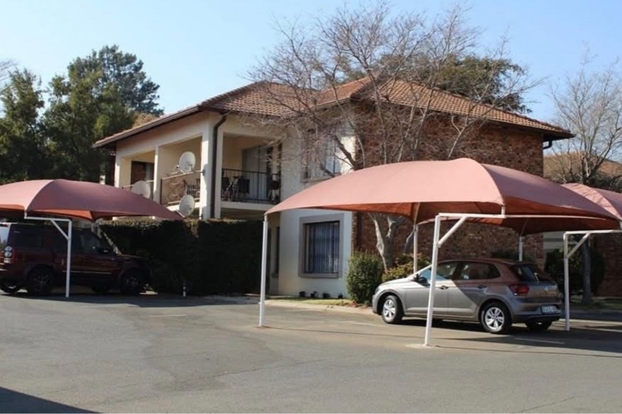 2 Bedroom Property for Sale in Wilgeheuwel Gauteng
