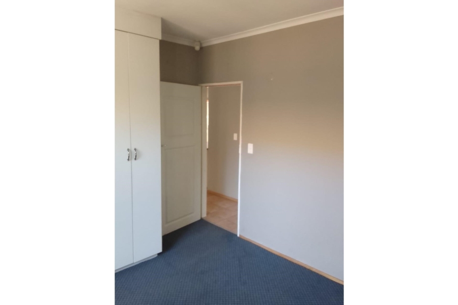 2 Bedroom Property for Sale in Wilgeheuwel Gauteng
