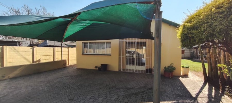 To Let 2 Bedroom Property for Rent in Three Rivers Gauteng