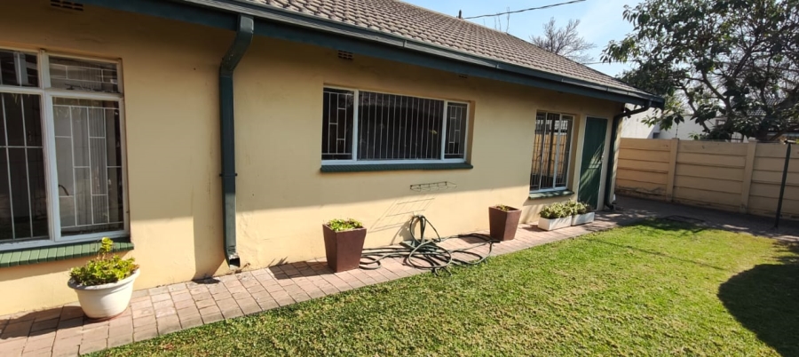 To Let 2 Bedroom Property for Rent in Three Rivers Gauteng