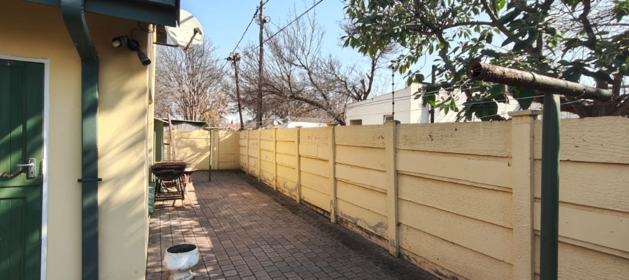 To Let 2 Bedroom Property for Rent in Three Rivers Gauteng