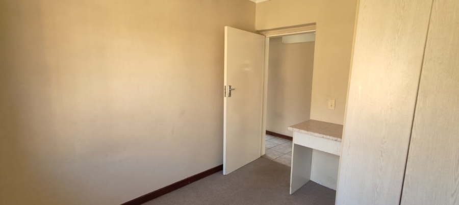 To Let 2 Bedroom Property for Rent in Three Rivers Gauteng
