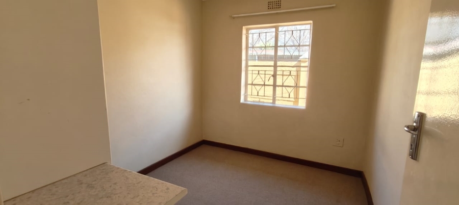 To Let 2 Bedroom Property for Rent in Three Rivers Gauteng