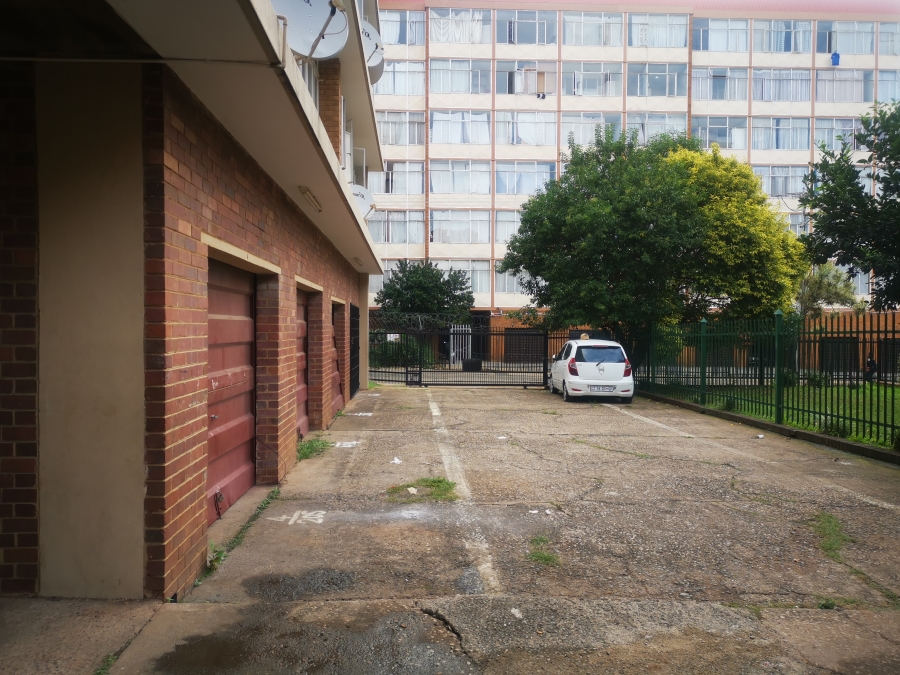 To Let 1 Bedroom Property for Rent in Sunnyside Gauteng