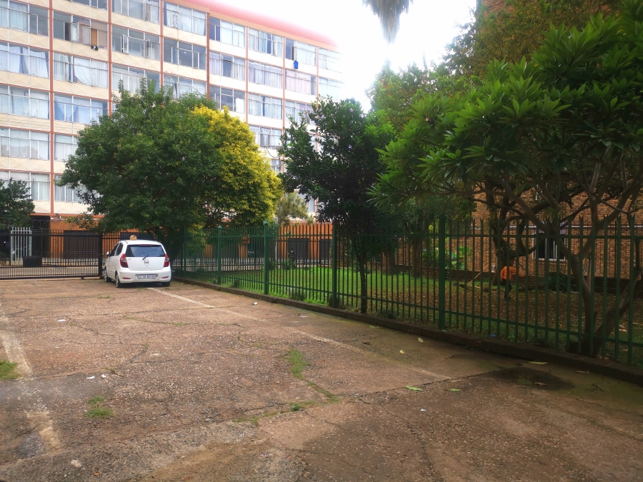 To Let 1 Bedroom Property for Rent in Sunnyside Gauteng