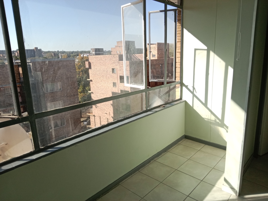 To Let 1 Bedroom Property for Rent in Sunnyside Gauteng