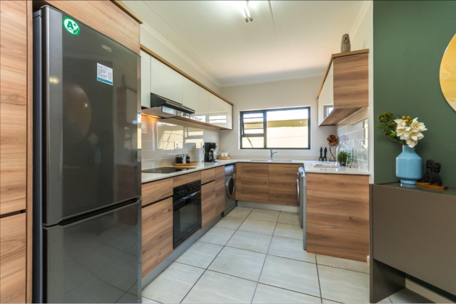 To Let 3 Bedroom Property for Rent in Waterfall Gauteng