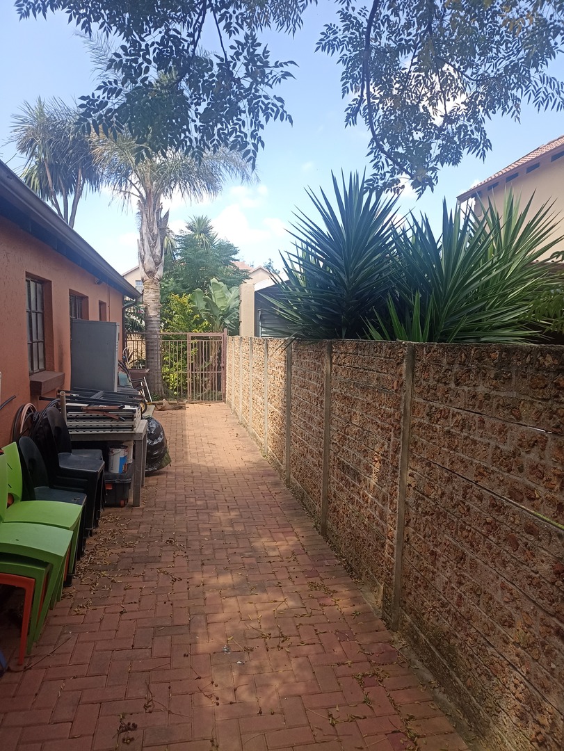 4 Bedroom Property for Sale in Sonneveld Gauteng