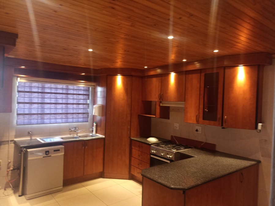 4 Bedroom Property for Sale in Sonneveld Gauteng