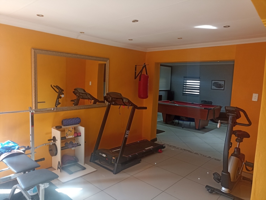 4 Bedroom Property for Sale in Sonneveld Gauteng