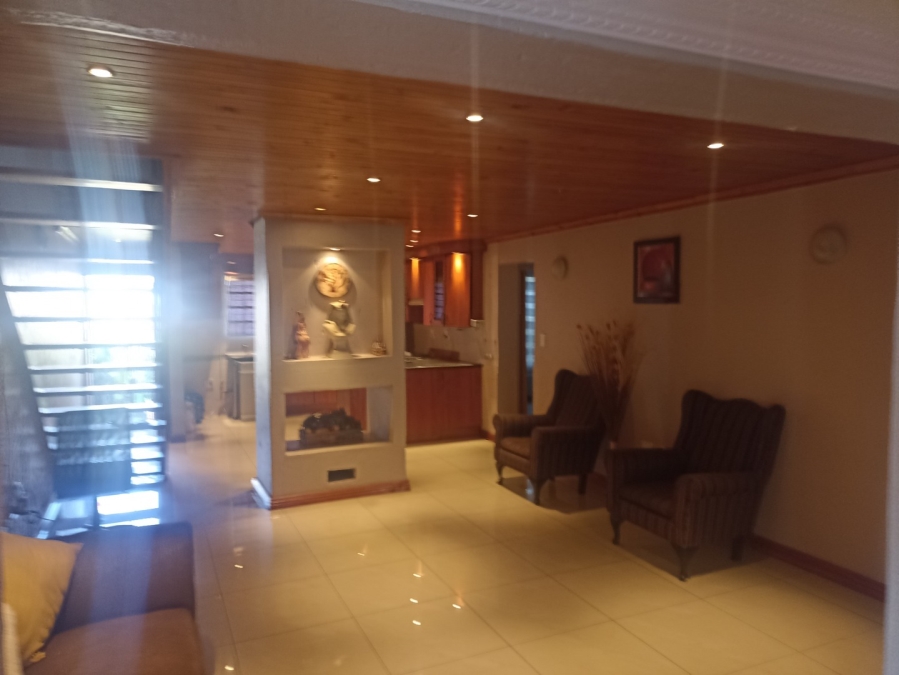 4 Bedroom Property for Sale in Sonneveld Gauteng