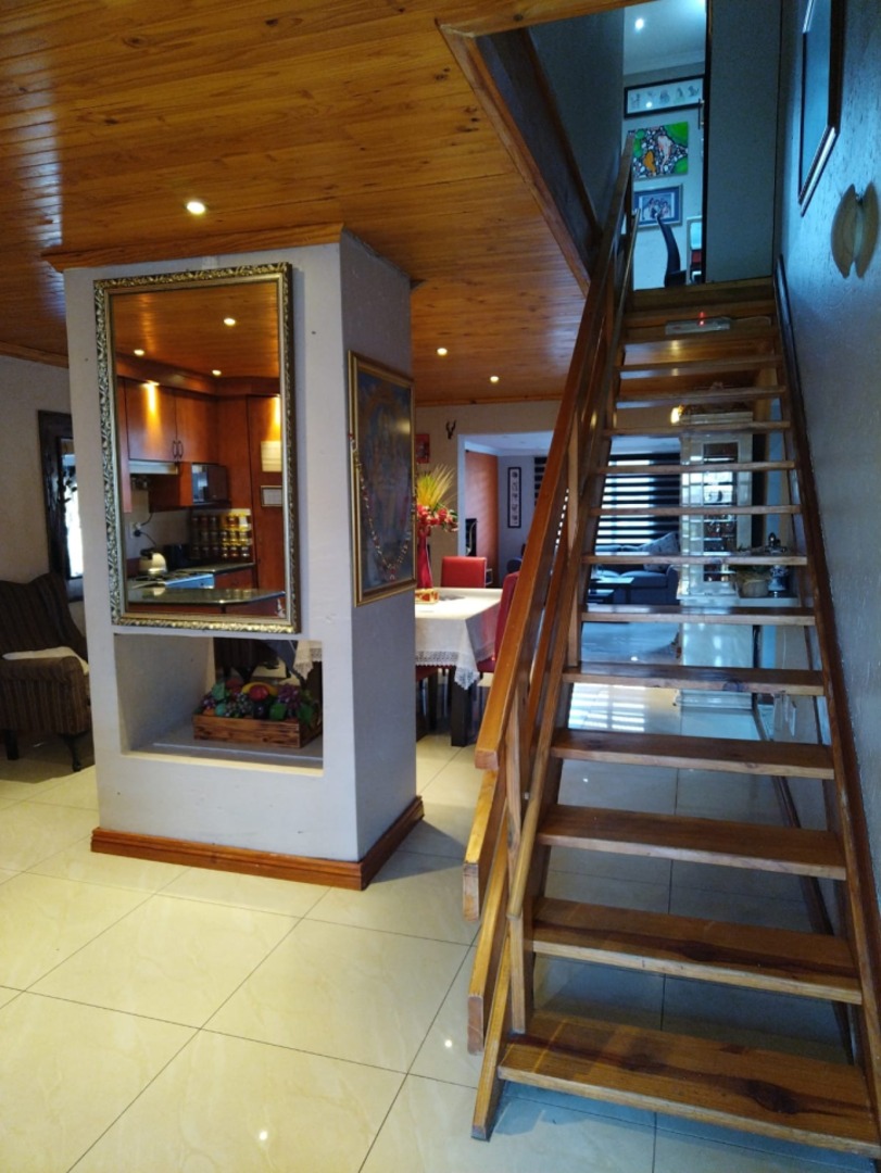 4 Bedroom Property for Sale in Sonneveld Gauteng