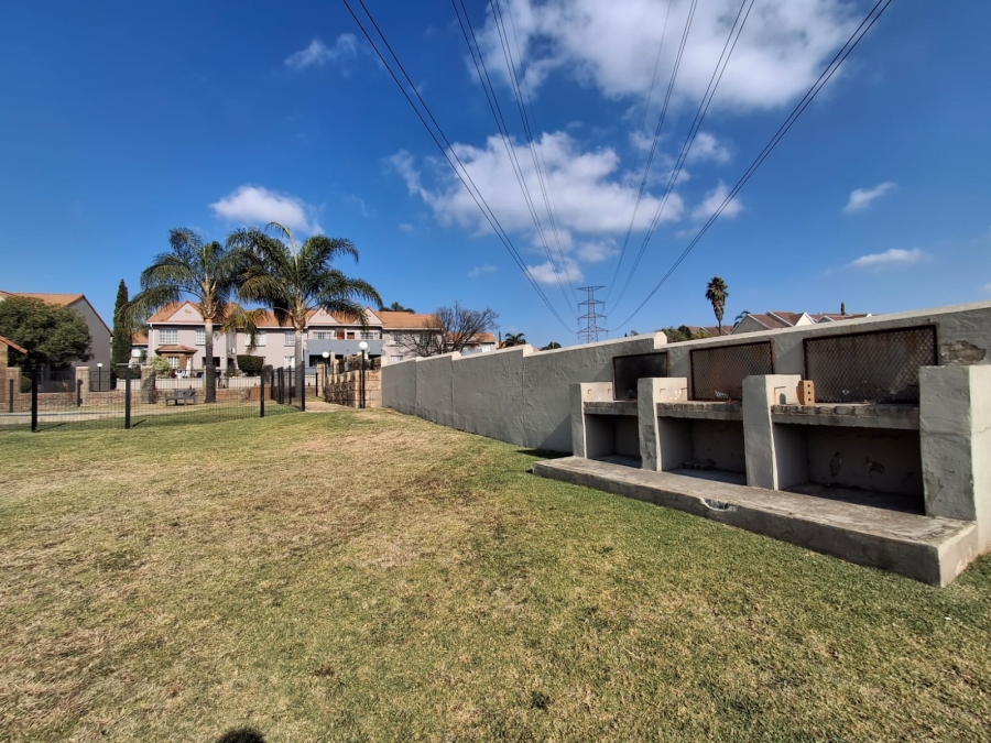 2 Bedroom Property for Sale in Eden Glen Gauteng