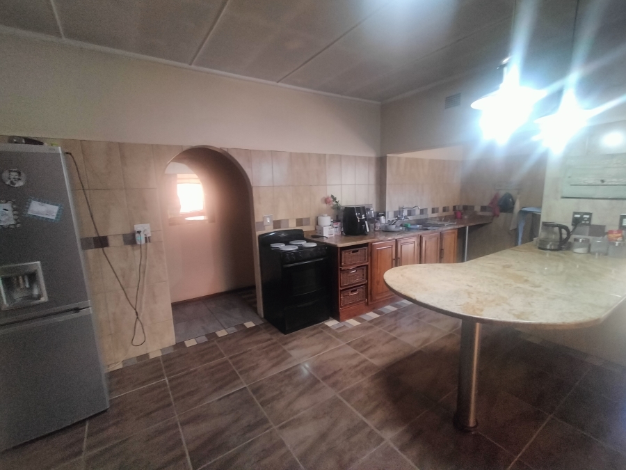6 Bedroom Property for Sale in Pretoria North Gauteng