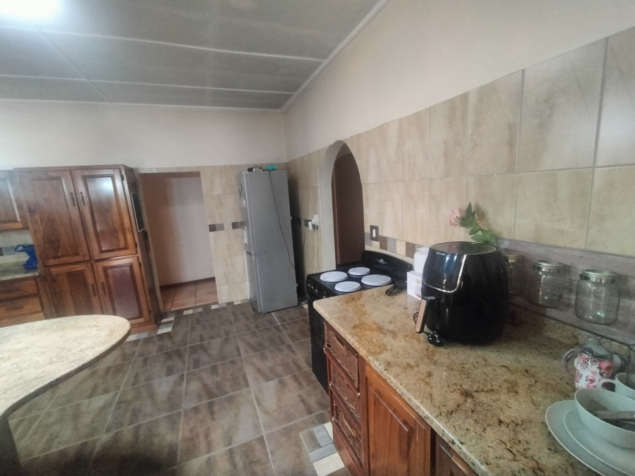 6 Bedroom Property for Sale in Pretoria North Gauteng