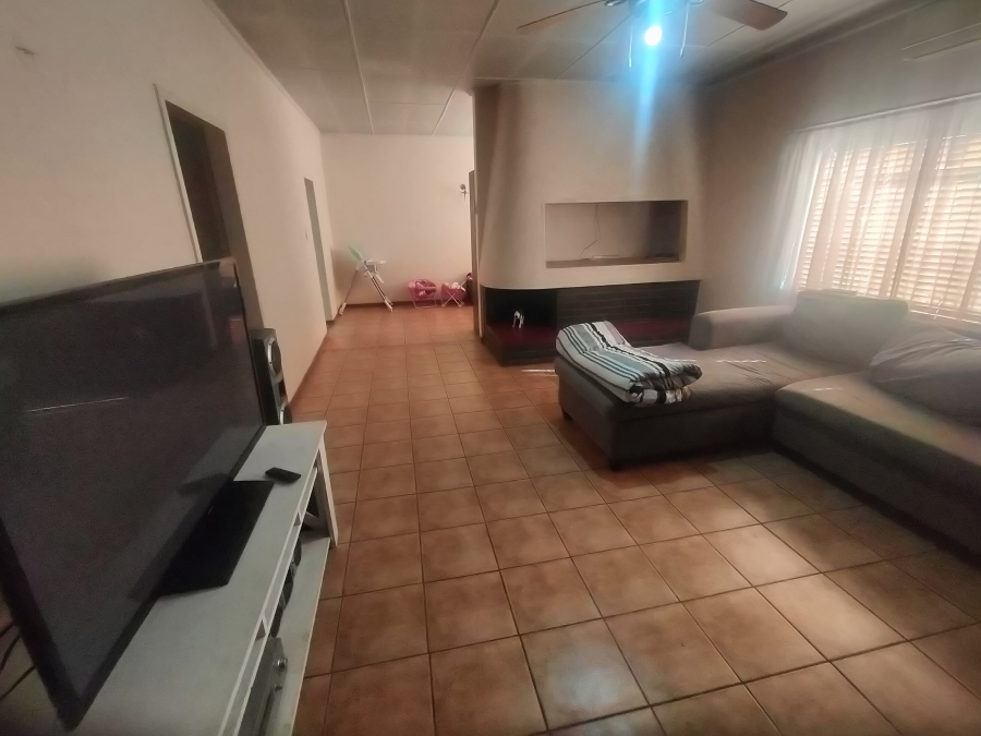 6 Bedroom Property for Sale in Pretoria North Gauteng