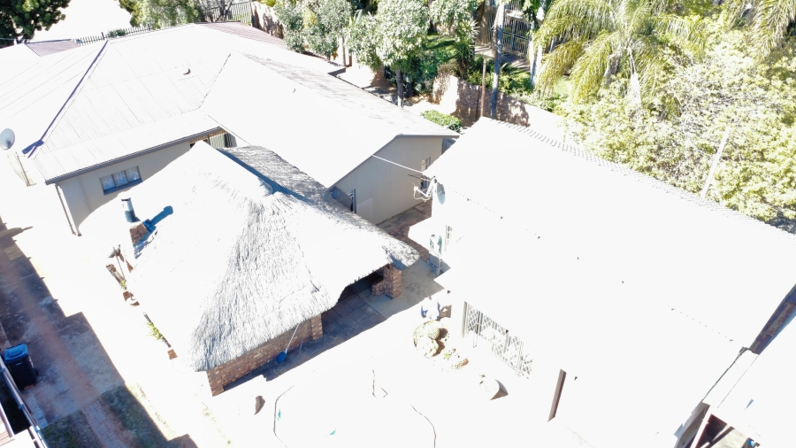 6 Bedroom Property for Sale in Pretoria North Gauteng